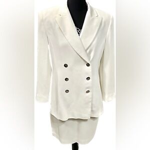 Ellen Tracy vintage suit. Silver buttons. Tailored jacket. Double breasted.
